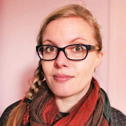 Jana Reinhardt ist Gründerin des Indie-Entwicklungsstudios
Rat King Entertainment und hat 2015 den Deutschen
Computerspielpreis in der Kategorie 'Bestes Jugendspiel' gewonnen.