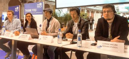 Frustriert: Entwickler Lukasz Hacura zeigte sich bei einer Expertenrunde zu Virtual Reality äußerst unzufrieden vom Markt. Es gibt Indizien, dass die Technik nicht ins Rollen kommt.