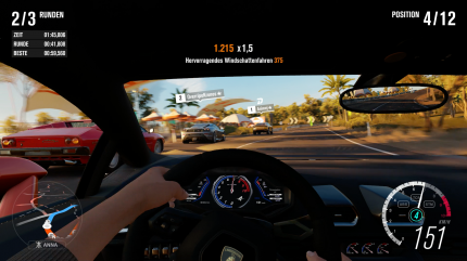 In den Rennen tretet ihr gegen relativ gleichwertige Gegner beziehungsweise Drivatare an. Hier seht ihr, was sich bei einem Ferrari-vs-Lamborghini-Rennen so alles auf der Piste herumtreibt.