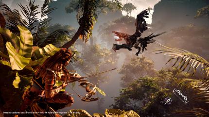Steinzeitwaffe: 
Ohne ihren Bogen wäre Aloy in dieser gefährlichen Welt aufgeschmissen. Die Waffe lässt sich upgraden und mit vielerlei Pfeilarten ausrüsten. (PS4)