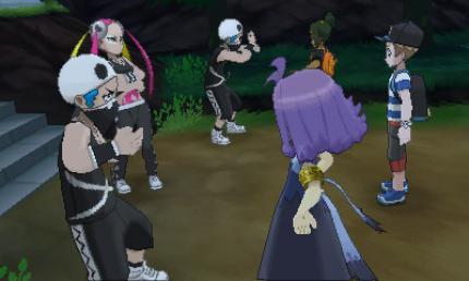 Wir treffen auf Team Skull Mitglieder.