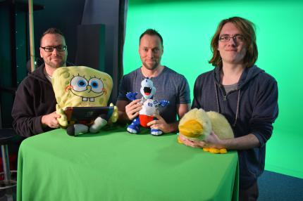 Das klassische Ensemble der Puppenkiste, dieses Mal bereichert um den Neuzugang Praktiduck.