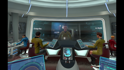 Wie man das aus den Star Trek-Serien und -Filmen kennt, treten Freund und Feind mit uns über den primären Monitor in Kontakt.
