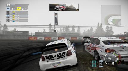 Mit dem Polo RX über die Wildcrest Rallycross-Strecke: Gerade zum Start kämpfen die Computer-Piloten mit harten Bandagen um ihre Position. Kratzer sind noch das kleinste Übel.
