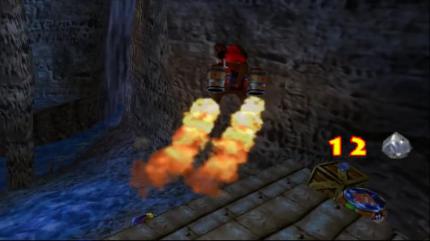 Durch Einsatz der Kristallkokosnüsse kann Diddy King mithilfe eines Jetpacks durch die Luft fliegen und zugleich mit seiner Erdnuss-Pistole rumballern.