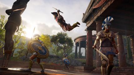 Artwork aus Assassin's Creed Odyssey zeigt einen Sprungangriff des Helden auf seine Gegner vor der Kulisse der griechischen Antike.