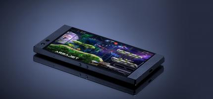 Das erste Gaming-Smartphone von Razer ist offenbar ein Erfolg, denn nun hat der Hersteller mit der zweiten Gerätegeneration nachgelegt. Klobig ist es allerdings immer noch.