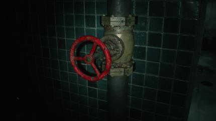Mit dem runden Griff aus dem Büro in Ostflügel öffnet ihr den Weg durch die Duschräume.