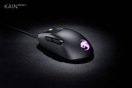 Mäuse gehörten zu den ersten Produkten mit LED-Spielereien - hier im Bild eine aktuelle Maus, die Roccat Kain, bei der das Logo und der Bereich unter dem Mausrad LED-beleuchtet werden kann.