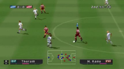 Pro Evolution Soccer erschien Ende 2001 für die PS2 und Anfang 2002 für die erste PlayStation-Generation. Das Spiel überzeugte seinerzeit Fans und Kritiker mit seinem taktischen Ansatz und dem vergleichsweise hohen Anspruch.