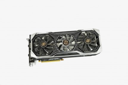 Egal was Nvida versuchte: Die AMDs Radeon RX 5700 XT (hier eine Asus Taichi) hat seit ihrem Release ein sehr gutes Preis-Leistungs-Verhältnis,