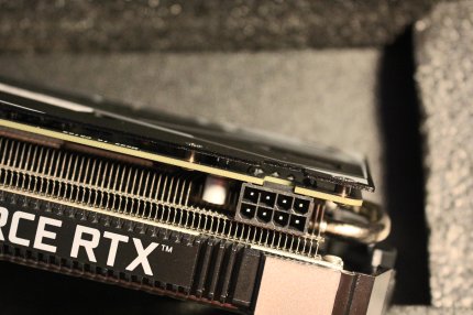 KFA2 GeForce RTX 2060 Super: PCIe-8-Pin-Stromanschluss