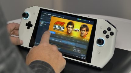 Alienware Concept Ufo - ein Hendheld-PC, der an Nintendos Switch erinnert.