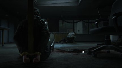 Ellie befreit sich schnell, um Dina zu retten.