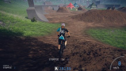 Starten wir das Spiel, landen wir immer im Dorf (was so heißt, obwohl es eigentlich eher ein Trainingsgelände ist). Dieses bietet einige Rampen zum Üben an.