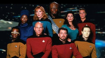 Das gesamte Cast (und die Set-Mitarbeiter) von Star Trek: Das nächste Jahrhundert schätzte Patrick Stewart sehr – die Freundschaft besteht immer noch.