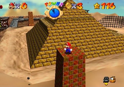 Die offen designten und sehr großflächigen Levels von Super Mario 64 sind 1996 eine Sensation und laden zum ausführlichen Erkunden ein. Hier ist Mario gerade in der Wüstenwelt unterwegs.