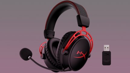 Bei diesem Wireless-Headset, einem HyperX Cloud Alpha, sorgt ein USB-Stick für die Funkverbindung.