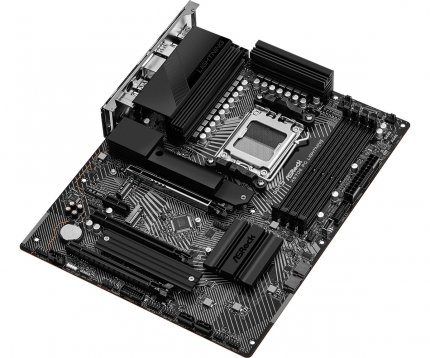 Mainboards für den Sockel AM5 wie dieses ASRock X670E PH Lightling gibt es aktuell erst ab 320 Euro.