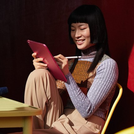 Das iPad mit 10,2 Zoll wird bei Amazon mit schönen Rabatten angeboten.