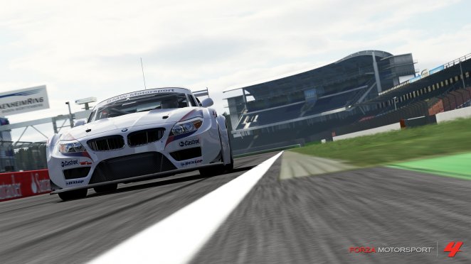 Microsoft band die Kinect stark in die eigenen Produktionen ein. In Forza Motorsports 4 für die Xbox 360 etwa konntet ihr euren Wagen mit euren Bewegungen steuern. &nbsp;