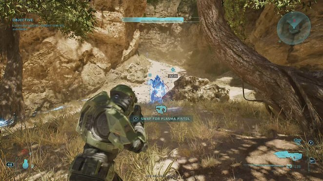 Im Halo Remake dürft ihr auch mit Sturmgewehr und Nadelwerfer ranzoomen, das erleichtert das Zielen im neuen Third-Person-Modus.