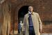 Christopher (Sean Bean) forscht nach 