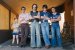 Sind C.R.A.Z.Y.: Christian (2.v.li.), Raymond (Mitte), Antoine (re.), Zach (2.v.re.) und Yvan (li.) 