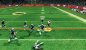The Running Man: Die halbe Defense der Cowboys jagt den Ballträger der Redskins. Indem Sie mit beiden Controllern trommeln, durchbrechen Sie gegnerische Tacklings. Hier hat der Verteidiger am unteren Bildrand versagt. (Wii) 