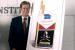 Harte Nuss: Senator Finistirre (William H. Macy) 