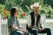 Mit seiner netten Art lockt Harlan (Edward Norton) den stillen Lonnie (Rory Culkin, li.) aus der Reserve 