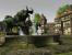 In <strong>Der Herr der Ringe Online</strong> besuchen die Spieler die Stadt Bree. Diese liegt an der Kreuzung zweier wichtiger Handelsstraßen und dient daher vielen Reisenden als Zwischenhalt auf ihren Abenteuern. Der Spieler kann sich in dieser Stadt mit neuen Vorräten ausrüsten, Quests annehmen und vieles mehr. 
