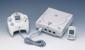 Das Online-Gaming für die Konsolen ging erst 1999 mit dem eingebauten Modem des <strong>Dreamcast</strong> so richtig los. Aber dann konnten sich auch endlich Konsoleros dieses Spaßes bemächtigen!