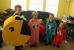 Diese Faschings-Kostüme für Kinder sind schnell gemacht: Farbige Shirts mit Augen drauf, für den Pac-Man zwei HulaHoop-Reifen und schon kann die Karnevals-Party losgehen!