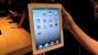 <strong>iPad 2</strong> - Mit Apples iPad 2 dürfen Männer Fußball dank der Sky Go-App schauen, Spiele spielen oder auch Filme, Musik und Bücher aus dem App-Store genießen. Frauen dürfen sich das gute Stück auch gern mal ausleihen.
