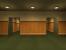 Die Entwickler von <strong>The Stanley Parable</strong> haben, falls es mal eine vierte Wand in diesem Spiel gab, diese mit Abrissbirne in den Boden gestampft. Denn kaum eine Sekunde vergeht, ohne dass der Erzähler in das Spielgeschehen eingreift. Dieser kommentiert permanent das Spielgeschehen und geht auch auf die Entscheidungen des Spielers ein. Es kann zum Beispiel passieren, dass der Erzähler das Spiel einfach neu startet, wenn der Spieler seine Anweisungen missachtet hat.