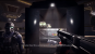 Diese grüne Rüstung, die dem Duke in <strong>Duke Nukem Forever</strong> hier im Bild angeboten wird, kommt uns doch merkwürdig vertraut vor. Natürlich handelt es sich dabei um Helm und Weste des Master Chiefs aus Halo. Der Duke lässt sich den Angriff gegen den Chief natürlich nicht nehmen, und sagt, dass er solch eine Weichei-Ausrüstung niemals nötig hätte.