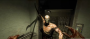 In Outlast haben eure Gegner alle einen an der Waffel. Das liegt vor allem daran, dass ihr euch in einer Irrenanstalt befindet. Einige der Widersacher stechen aber sogar unter den Verrückten besonders hervor. Der Doktor, ein hochgradiger Psychopath, "operiert" seine Opfer indem er sie verstümmelt und deren Körperteile sammelt.