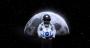 <strong>Willkommen auf dem Mond: </strong>
Ein einzelner Astronaut auf geheimer Mission soll die Menschheit im Alleingang retten.