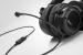 Bei diesem Headset von Beyerdynamik ist das Mikrofon an einem dünnen biegsamen Bügel angebracht.