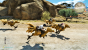 <strong>Hühnerbeine: </strong>
Chocobos könnt ihr mieten. Auf den Hühnern seid ihr schneller unterwegs als zu Fuß. Beachtet den reiterlosen Chocobo links - ein Glitch machte Ignis unsichtbar. (PS4)