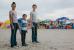 Meg mit Bruder und Nachbarsjungen am Strand