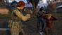 Schwer bewaffneter Soldat gegen schutzlosen Anfänger: In DayZ sorgt gerade dieses Ungleichgewicht für Spannung. In jeder Sekunde kann hier ein anderer Spieler angreifen oder den Kontakt suchen. <br> &nbsp;