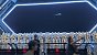 Als unser Transporter aufgebracht wird, finden wir uns in einem Hangar voller mies gelaunter Typen wieder.