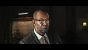 Der Schauspieler Lennie James ist unter anderem aus The Walking Dead bekannt und schlüpft in First Light in die Rolle eines Agenten.