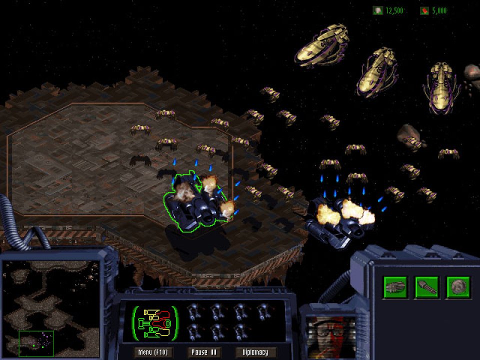 Frühe Alpha: Protoss-Trägerschiffe erinnern hier bereits deutlich an das fertige Spiel.