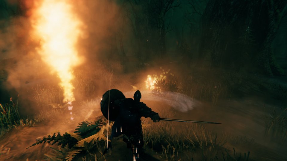 Meidet die Surtlinge! Ihr erhaltet lediglich Kohle und im Austausch fliegen euch links und rechts die Feuerbälle um die Ohren. Wenn ihr erwischt werdet, springt ihr einfach ins Wasser.