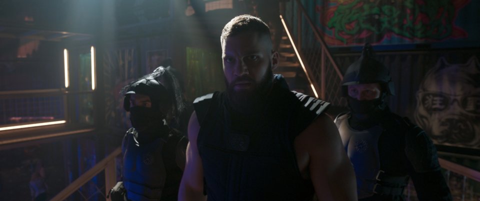 Munteanu als Razor Fist