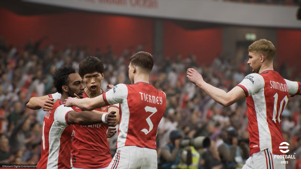 So schön wie auf diesem offiziellen Bild sah eFootball 2022 zum Launch leider viel zu selten aus. Das Spiel gehört zu den größten Fehlschlägen des Jahres 2021.