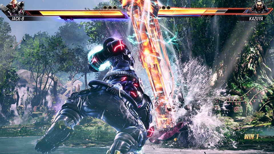 Der Cyborg Jack-8 schlägt auf einem am Boden liegenden Kazuya ein.